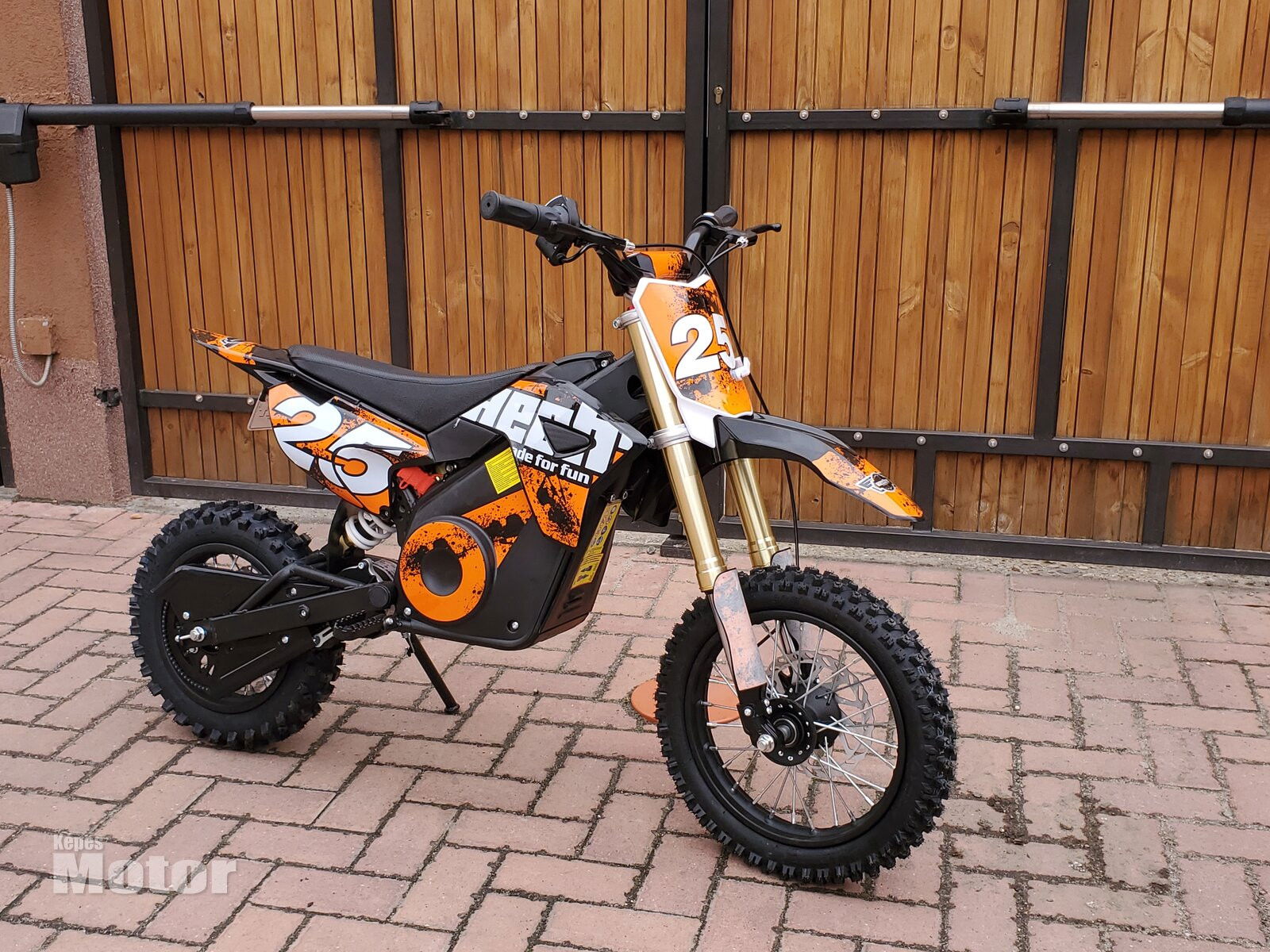 Hecht Akkumulátoros Gyerek Motorkerékpár termék fő termékképe